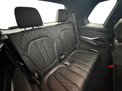 2026 BMW X7 M60i