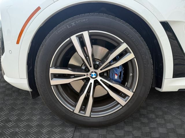 2025 BMW X7 M60i
