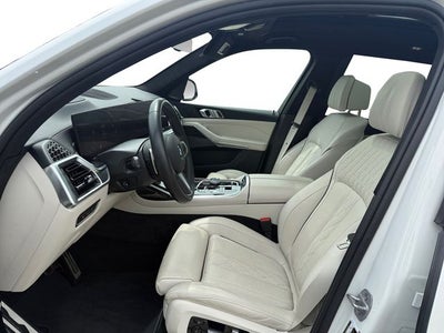 2025 BMW X7 M60i