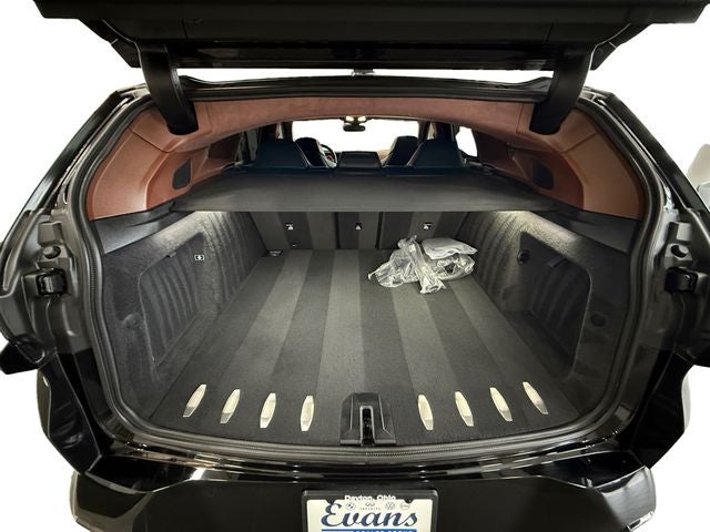 2023 BMW XM Base