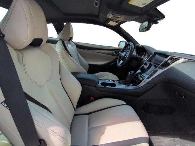 2022 INFINITI Q60 LUXE