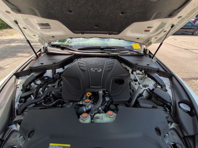 2022 INFINITI Q60 LUXE