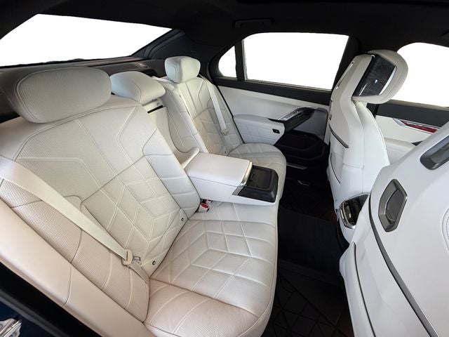 2026 BMW 7 Series 740i xDrive