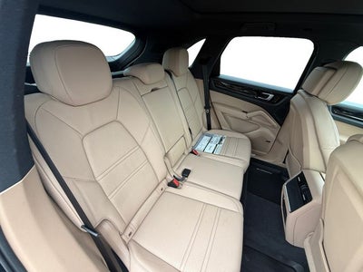 2022 Porsche Cayenne Platinum Edition